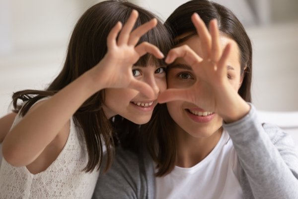 L'ADOPTION SIMPLE, QUELQUES RAPPELS AFIN DE REPONDRE AUX QUESTIONS QUI NOUS SONT POSEES NOTAMMENT EN CAS DE DIVORCE